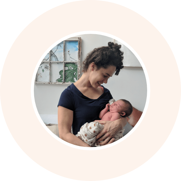 loving-doula Doula caring for a newborn baby